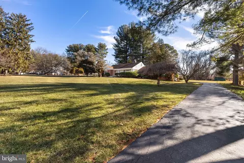 412 Vierling Dr, Silver Spring, MD 20904 photo 3
