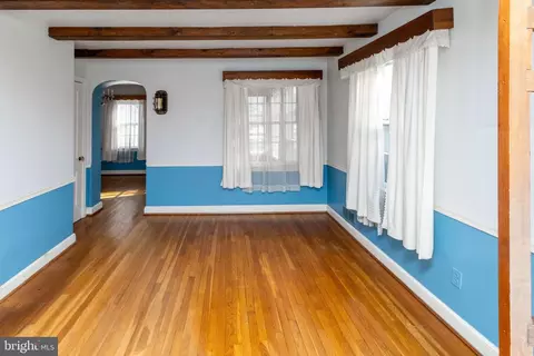 Living - 2805 Ivydale St, Silver Spring, MD 20902 photo 1 of 2