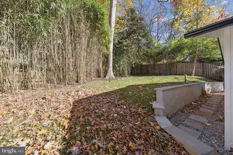 Exterior - 11511 Highview Ave, Silver Spring, MD 20902 photo 8 of 9
