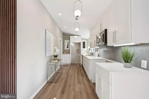 Entry Way - 11511 Highview Ave, Silver Spring, MD 20902 photo 3 of 6