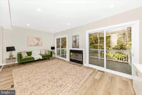 1 Kinsman View Cir, Silver Spring, MD 20901 photo 11