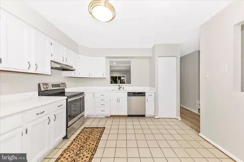 1 Kinsman View Cir, Silver Spring, MD 20901 photo 5