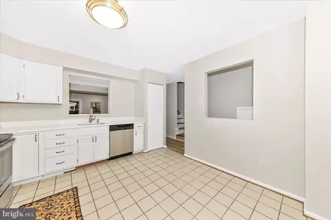 1 Kinsman View Cir, Silver Spring, MD 20901 photo 6