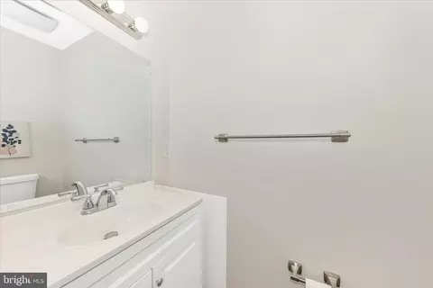 1 Kinsman View Cir, Silver Spring, MD 20901 photo 16