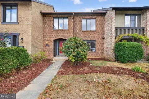 9625 Shadow Oak Dr, Gaithersburg, MD 20886