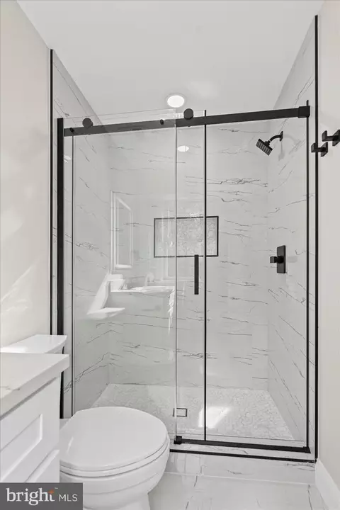 Bath - 7604 Hackamore Dr, Potomac, MD 20854 photo 4 of 12