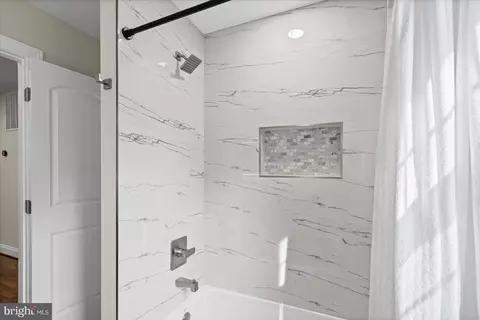 Bath - 7604 Hackamore Dr, Potomac, MD 20854 photo 6 of 12