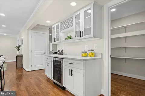 Kitchen - 7604 Hackamore Dr, Potomac, MD 20854 photo 6 of 9