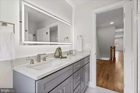 Bath - 7604 Hackamore Dr, Potomac, MD 20854 photo 7 of 12