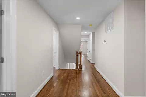 Entry Way - 7604 Hackamore Dr, Potomac, MD 20854 photo 7 of 9
