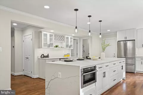 Kitchen - 7604 Hackamore Dr, Potomac, MD 20854 photo 2 of 9