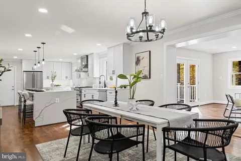 Dining - 7604 Hackamore Dr, Potomac, MD 20854 photo 2 of 4