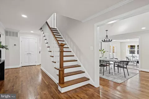Entry Way - 7604 Hackamore Dr, Potomac, MD 20854 photo 2 of 9
