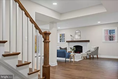 Entry Way - 7604 Hackamore Dr, Potomac, MD 20854 photo 4 of 9