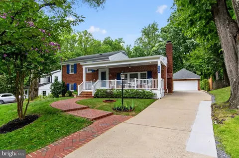 6209 Redwing Ct, Bethesda, MD 20817