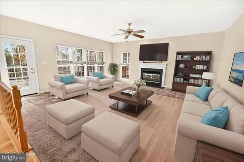 Living - 19332 Cissel Manor Dr, Poolesville, MD 20837 photo 2 of 6