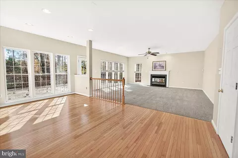 Living - 19332 Cissel Manor Dr, Poolesville, MD 20837 photo 4 of 6