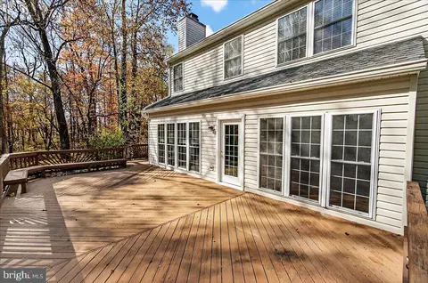 Exterior - 19332 Cissel Manor Dr, Poolesville, MD 20837 photo 10 of 17