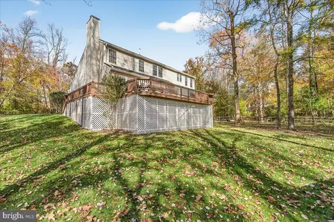 Exterior - 19332 Cissel Manor Dr, Poolesville, MD 20837 photo 8 of 17