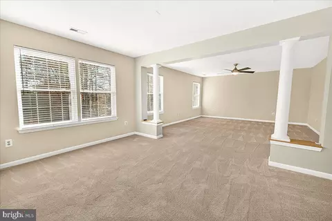 Living - 19332 Cissel Manor Dr, Poolesville, MD 20837 photo 5 of 6