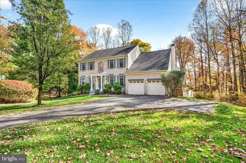 Exterior - 19332 Cissel Manor Dr, Poolesville, MD 20837 photo 5 of 17