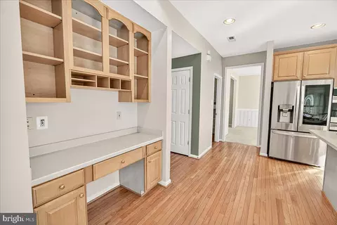 Entry Way - 19332 Cissel Manor Dr, Poolesville, MD 20837 photo 4 of 7