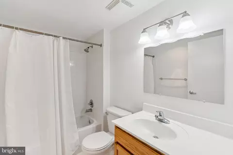 Bath - 7981 Eastern NW #204, Silver Spring, MD 20910 photo 1 of 1
