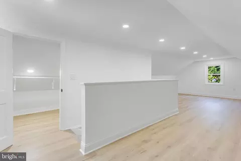 Entry Way - 304 Franklin Pl, Silver Spring, MD 20901 photo 6 of 8