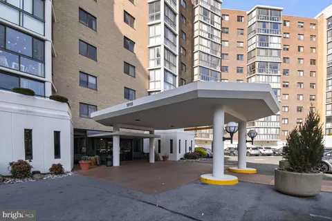 15115 Interlachen Dr #3-904, Silver Spring, MD 20906