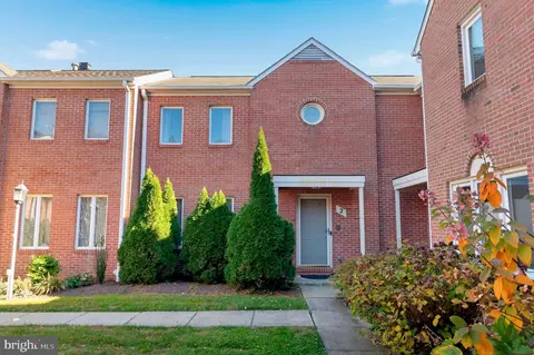 2 Rockcrest Cir, Rockville, MD 20851