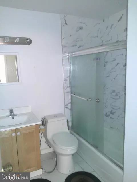 Bath - 12300 Downer Dr, Silver Spring, MD 20906 photo 2 of 3