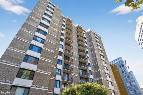 4 Monroe St #409, Rockville, MD 20850