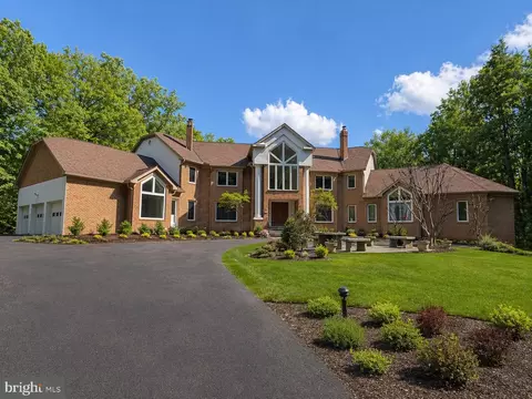 7003 Fawn Trail Ct, Bethesda, MD 20817