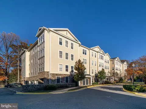 311 High Gables Dr #401, Gaithersburg, MD 20878