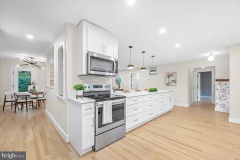 Kitchen - 901 Hobbs Dr, Silver Spring, MD 20904 photo 3 of 4