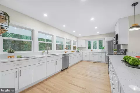 Kitchen - 901 Hobbs Dr, Silver Spring, MD 20904 photo 2 of 4