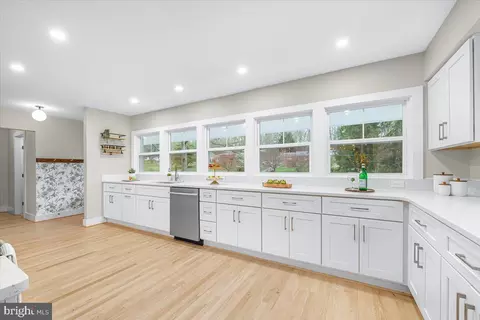 Kitchen - 901 Hobbs Dr, Silver Spring, MD 20904 photo 4 of 4