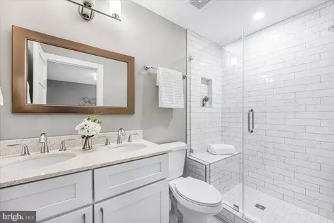 Bath - 901 Hobbs Dr, Silver Spring, MD 20904 photo 2 of 5