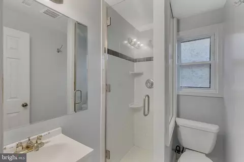 Bath - 4205 Ferrara Dr, Silver Spring, MD 20906 photo 1 of 4