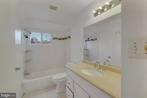 Bath - 4205 Ferrara Dr, Silver Spring, MD 20906 photo 2 of 4