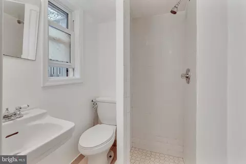 Bath - 4205 Ferrara Dr, Silver Spring, MD 20906 photo 3 of 4