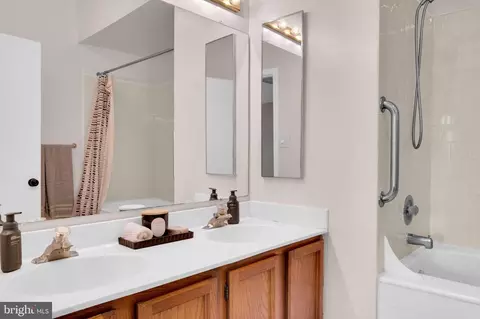 Bath - 13201 Valley Bridge Ct, Silver Spring, MD 20906 photo 2 of 5