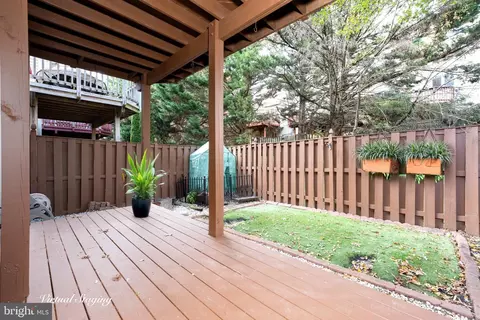 Exterior - 2956 Saint Helen Cir, Silver Spring, MD 20906 photo 2 of 2