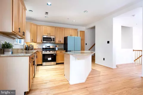 Kitchen - 2956 Saint Helen Cir, Silver Spring, MD 20906 photo 4 of 4