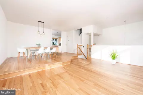 Living - 2956 Saint Helen Cir, Silver Spring, MD 20906 photo 3 of 3