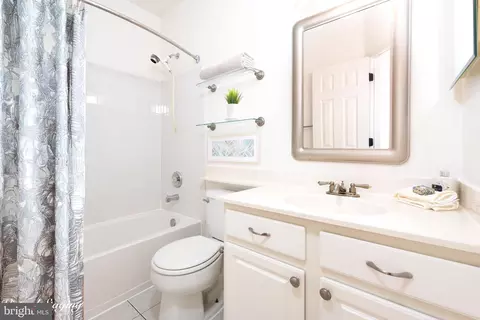 Bath - 2956 Saint Helen Cir, Silver Spring, MD 20906 photo 3 of 3
