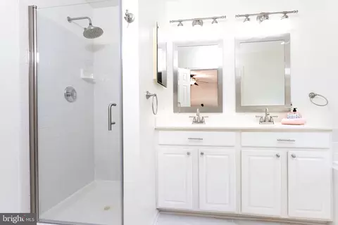 Bath - 2956 Saint Helen Cir, Silver Spring, MD 20906 photo 2 of 3