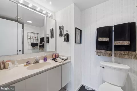 15107 Interlachen Dr #2-822, Silver Spring, MD 20906 photo 18