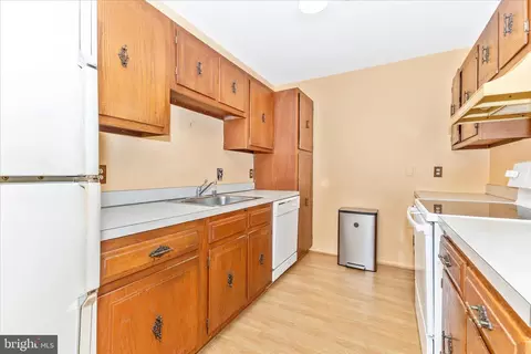 Kitchen - 3116 Adderley Ct #245C, Silver Spring, MD 20906 photo 5 of 5