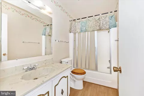 Bath - 3116 Adderley Ct #245C, Silver Spring, MD 20906 photo 4 of 5